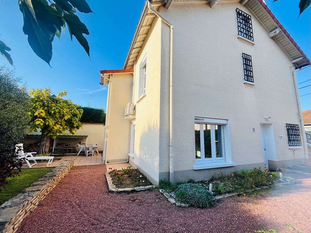 Achat maison à vendre 3 chambres 131 m² - Roanne