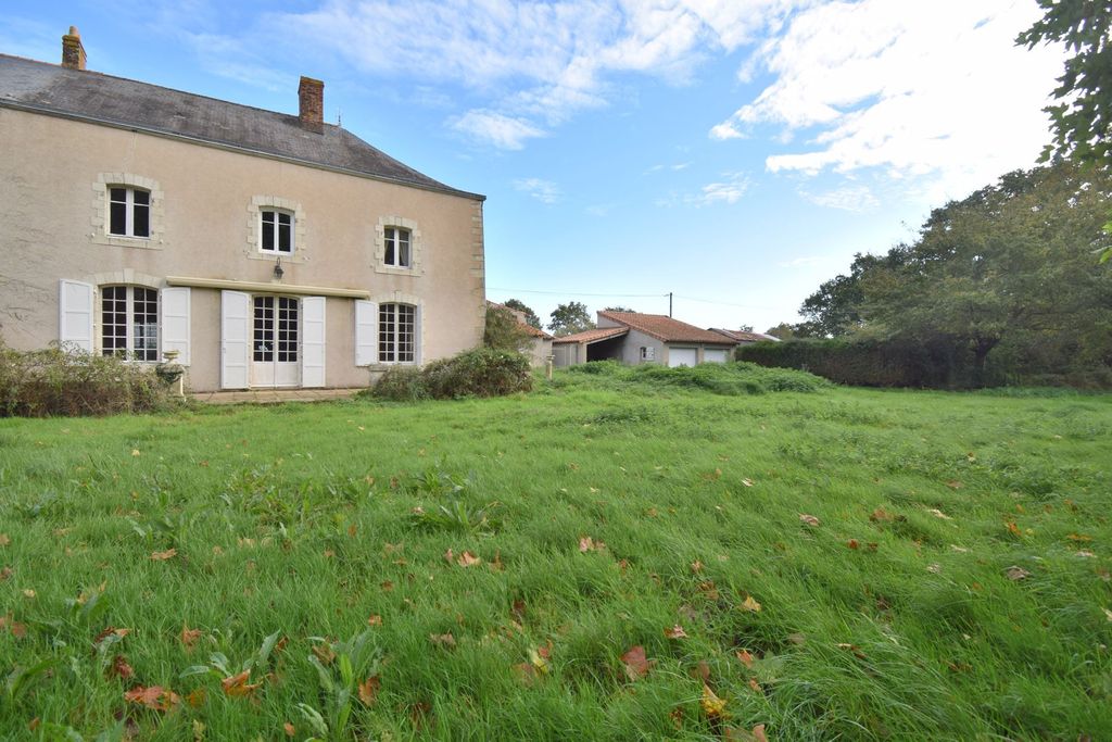 Achat maison à vendre 5 chambres 241 m² - Vieillevigne