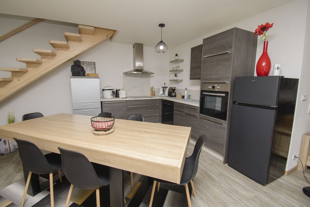 Achat maison à vendre 6 chambres 300 m² - Goux-les-Usiers