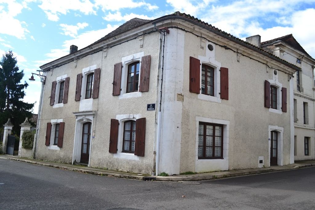 Achat maison à vendre 4 chambres 217 m² - Saint-Séverin