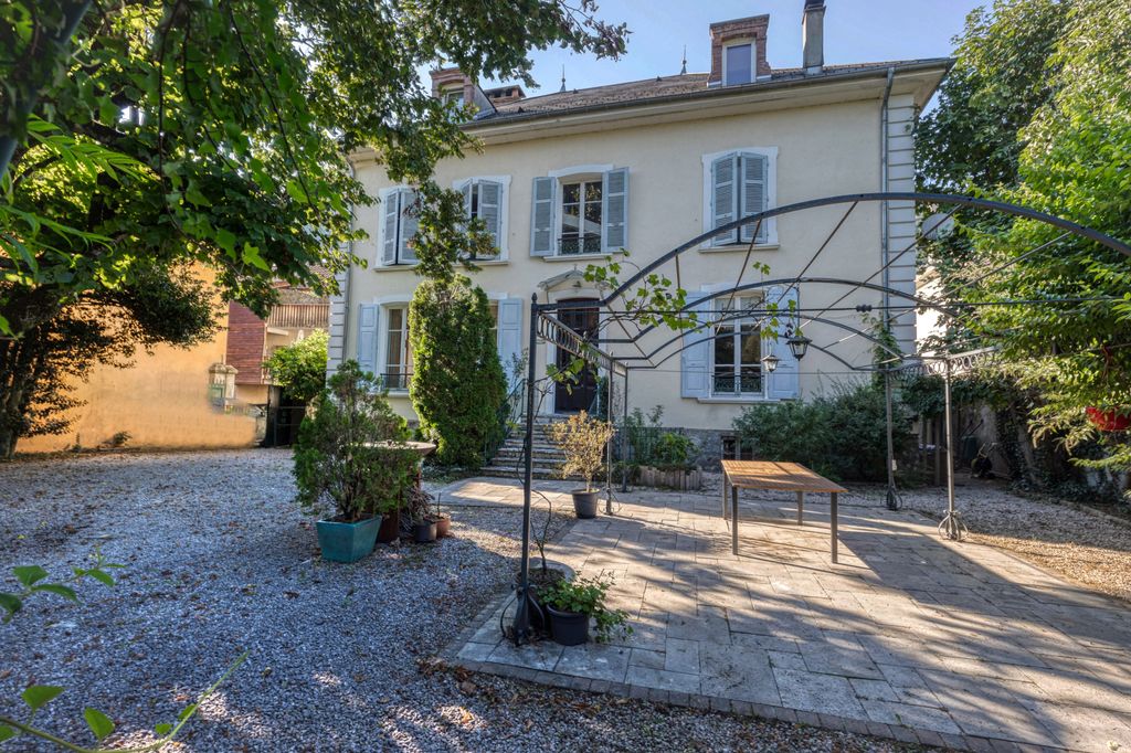 Achat maison à vendre 5 chambres 343 m² - Crêts-en-Belledonne