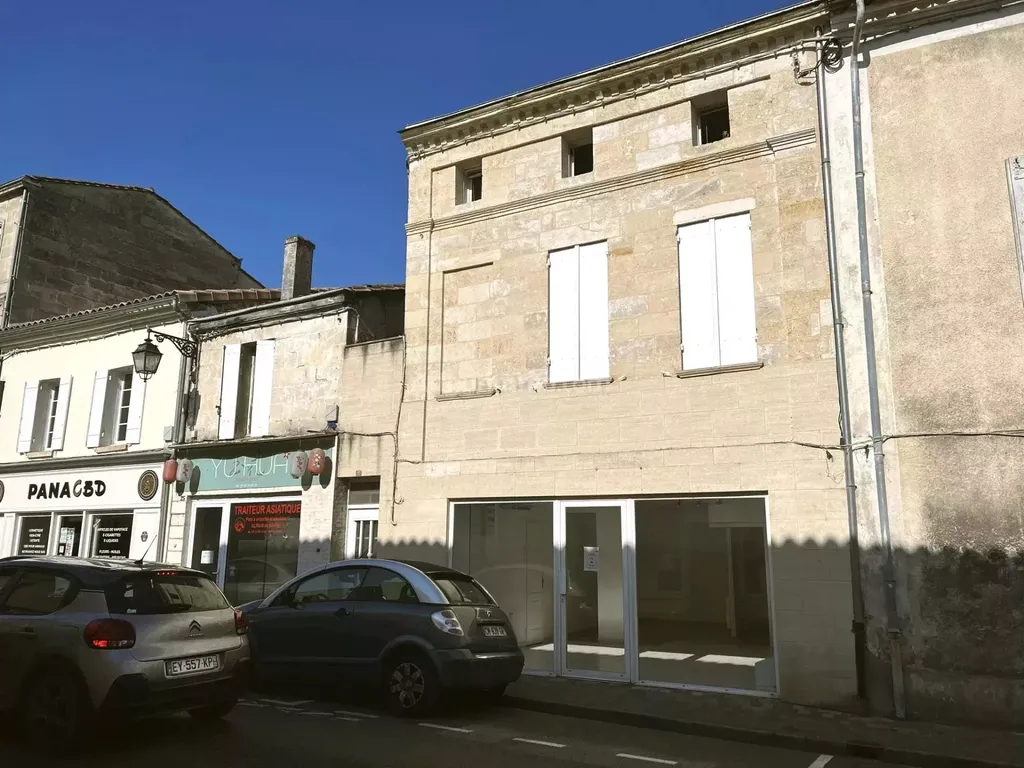 Achat appartement à vendre 8 pièces 216 m² - Coutras