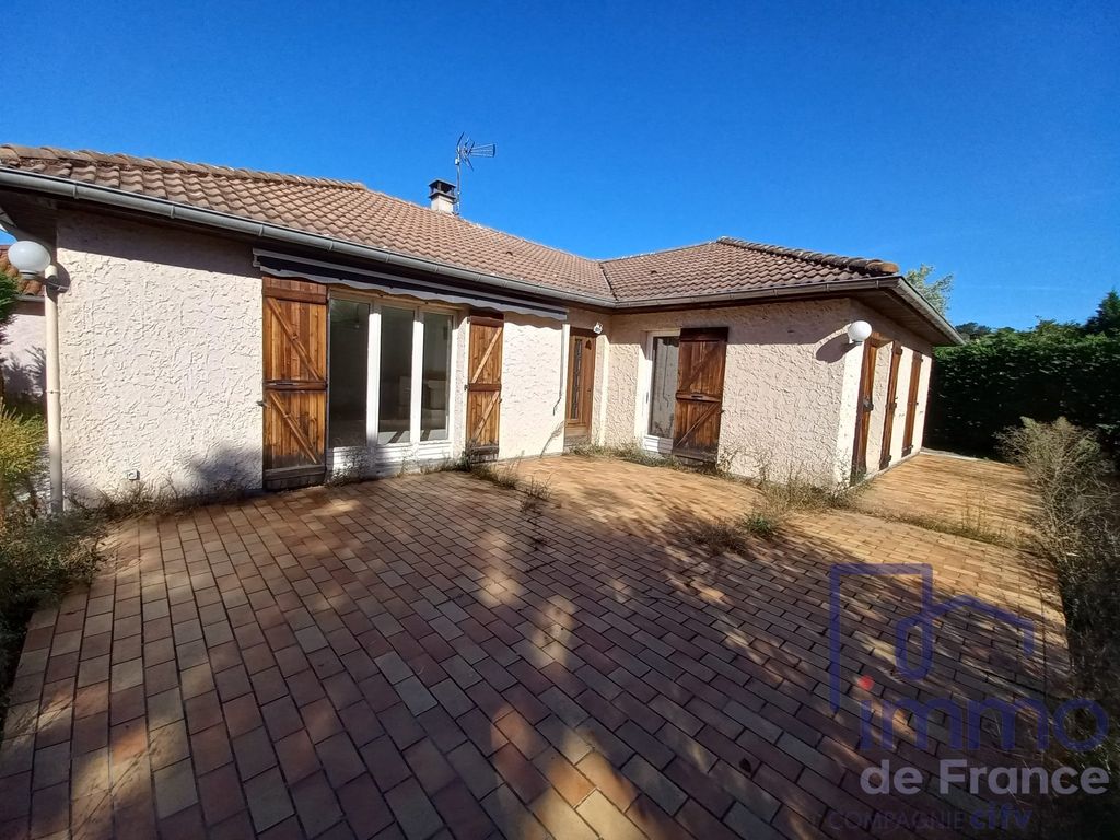 Achat maison à vendre 3 chambres 104 m² - Chalain-d'Uzore