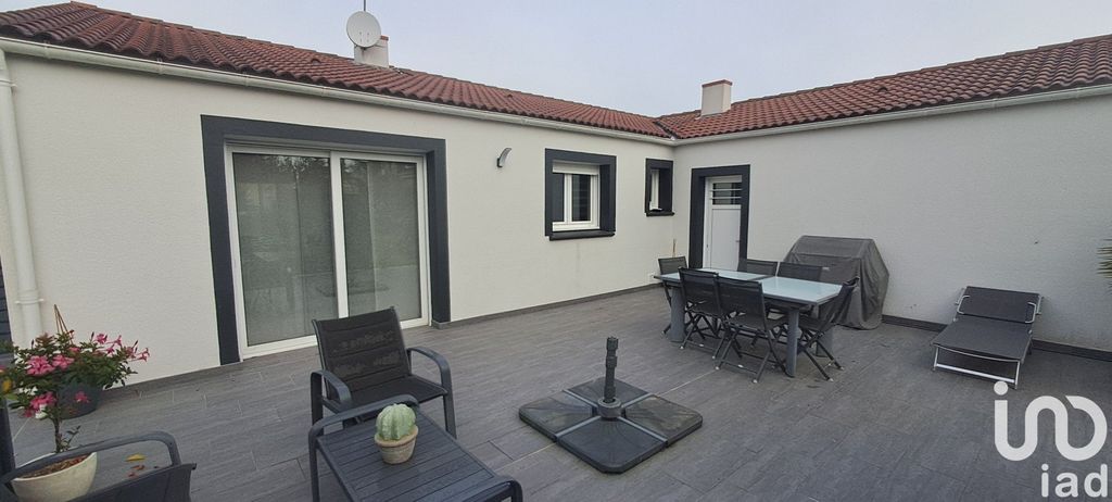 Achat maison à vendre 4 chambres 145 m² - La Bruffière