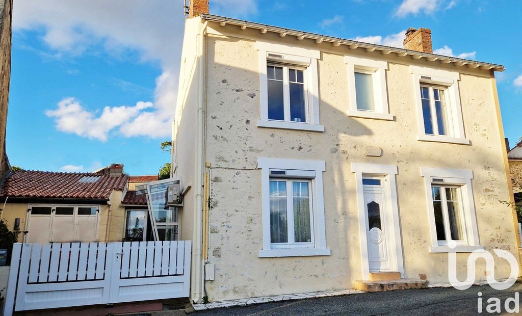 Achat maison à vendre 3 chambres 105 m² - Mervent