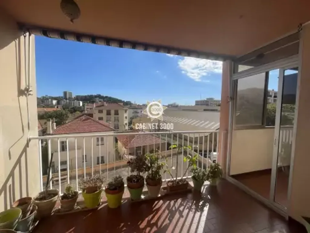 Achat appartement à vendre 4 pièces 70 m² - Toulon