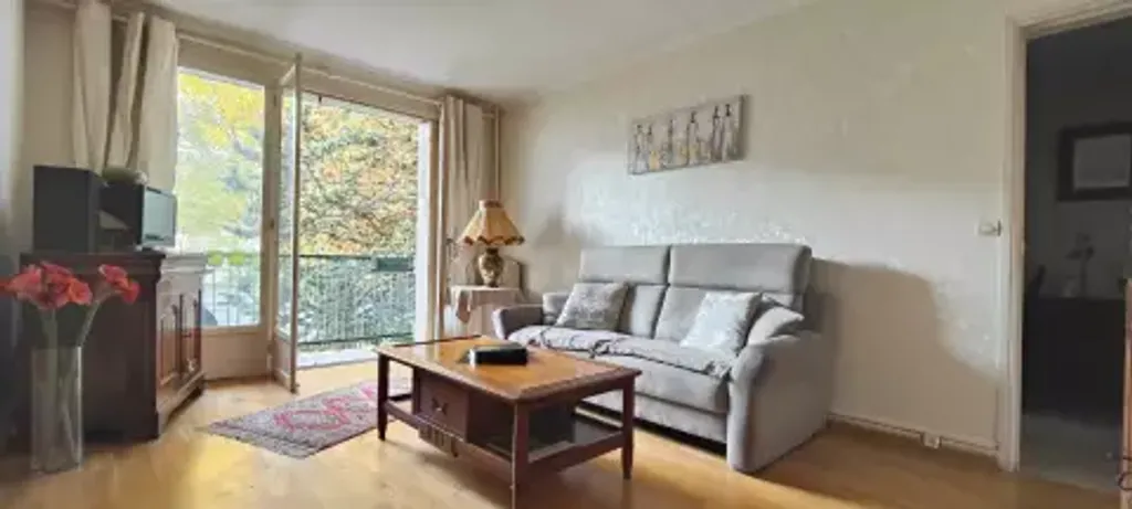 Achat appartement à vendre 4 pièces 74 m² - Les Clayes-sous-Bois