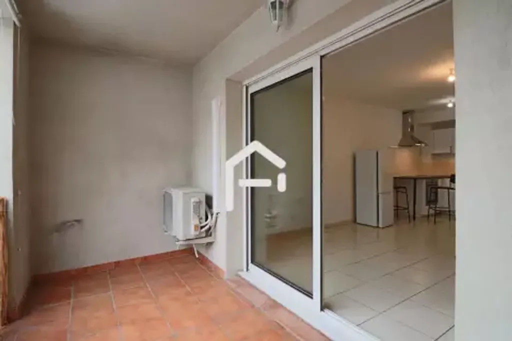 Achat appartement à vendre 2 pièces 41 m² - Saint-Chamas