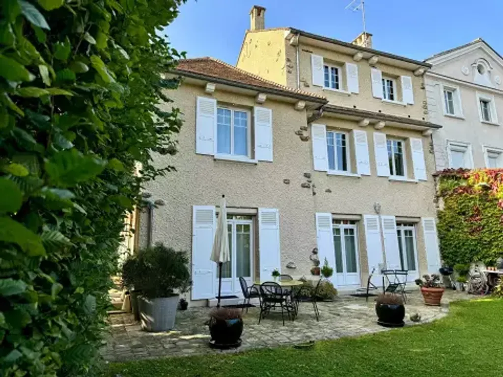 Achat maison à vendre 5 chambres 152 m² - Groslay