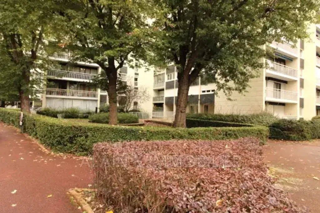 Achat appartement à vendre 5 pièces 93 m² - Vélizy-Villacoublay