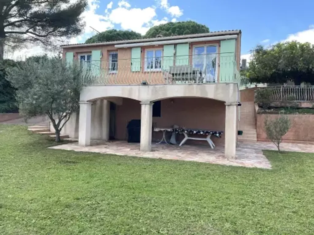 Achat maison à vendre 2 chambres 62 m² - Roquebrune-sur-Argens