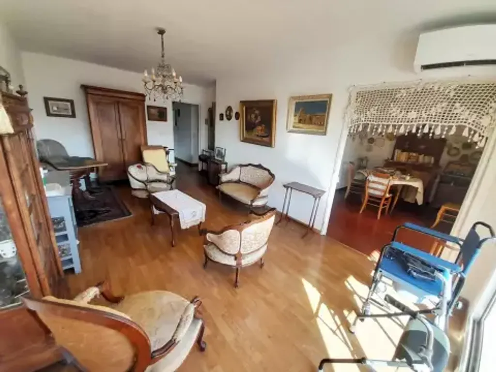 Achat appartement à vendre 5 pièces 84 m² - Toulon