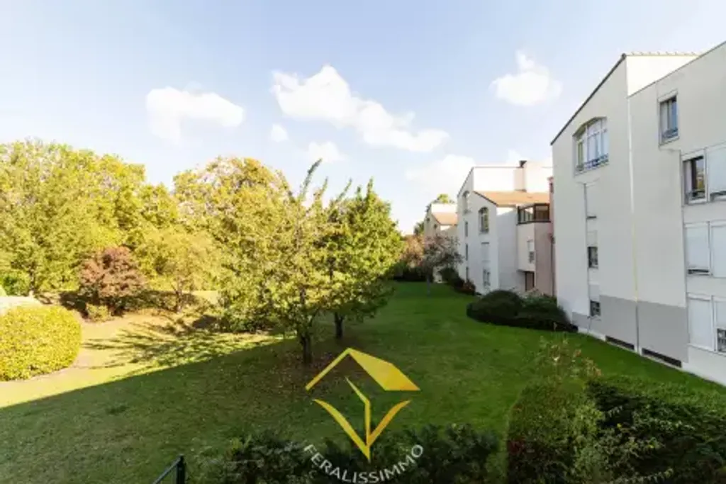 Achat appartement à vendre 4 pièces 81 m² - Éragny