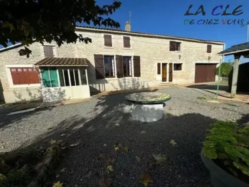 Achat maison à vendre 3 chambres 160 m² - Xanton-Chassenon