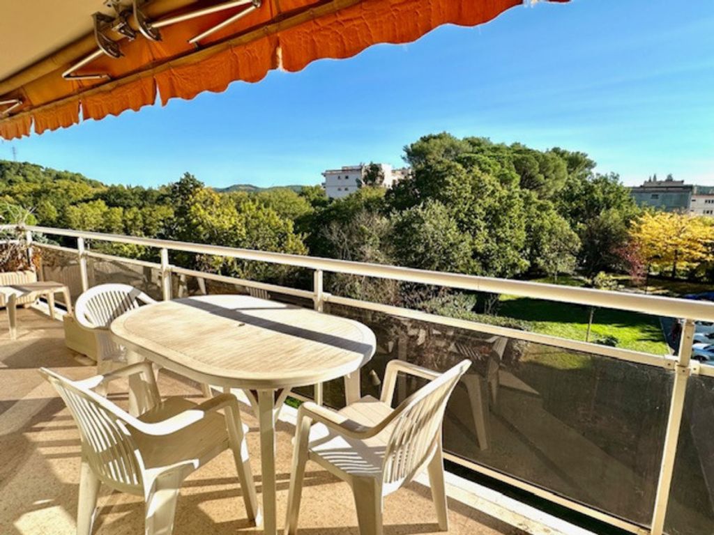 Achat appartement à vendre 5 pièces 97 m² - Aix-en-Provence