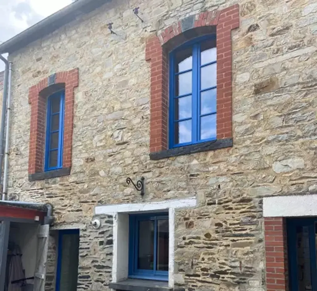 Achat maison à vendre 4 chambres 166 m² - Vitré