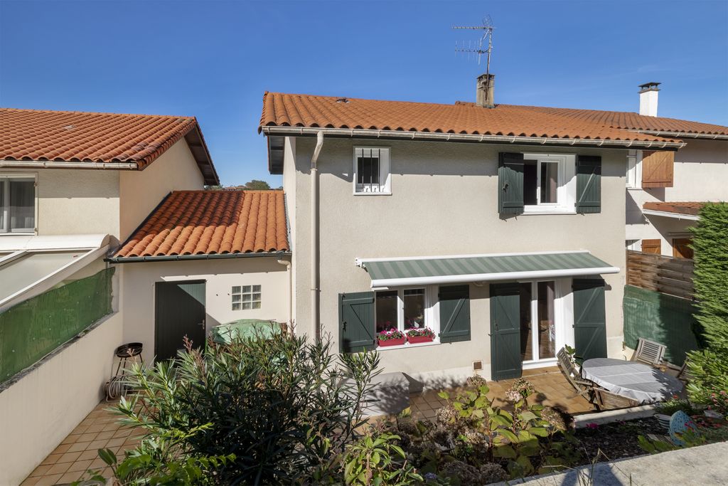 Achat maison à vendre 3 chambres 90 m² - Biarritz