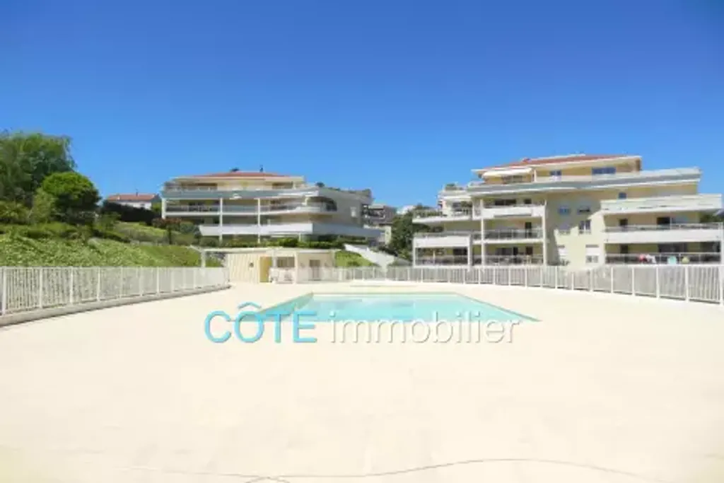 Achat appartement à vendre 3 pièces 75 m² - Antibes