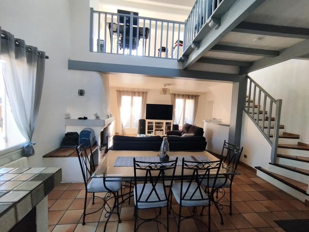 Achat maison à vendre 3 chambres 104 m² - La Londe-les-Maures