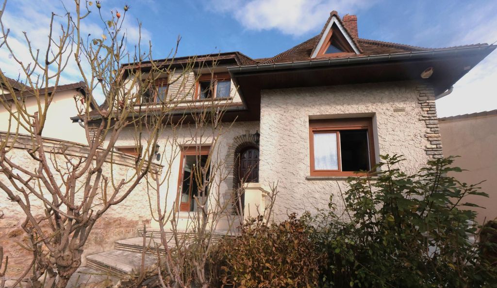 Achat maison à vendre 5 chambres 177 m² - Morangis