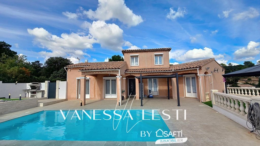 Achat maison à vendre 6 chambres 177 m² - Flassans-sur-Issole