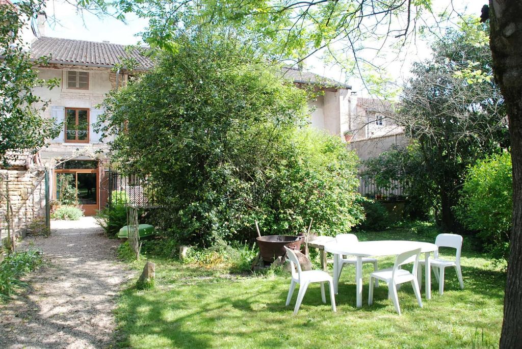 Achat maison à vendre 3 chambres 110 m² - Lugny