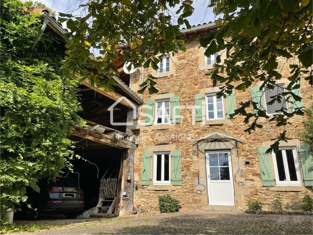 Achat maison à vendre 4 chambres 180 m² - Saint-Bonnet-le-Chastel