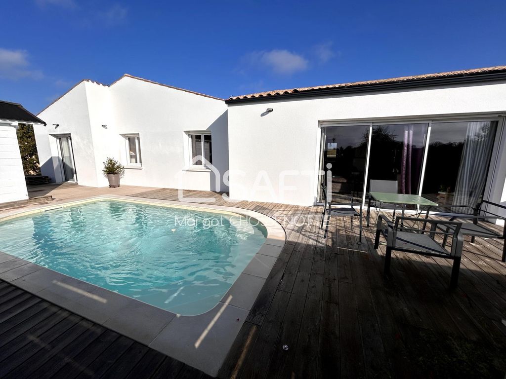 Achat maison à vendre 5 chambres 140 m² - Saint-Hilaire-de-Villefranche