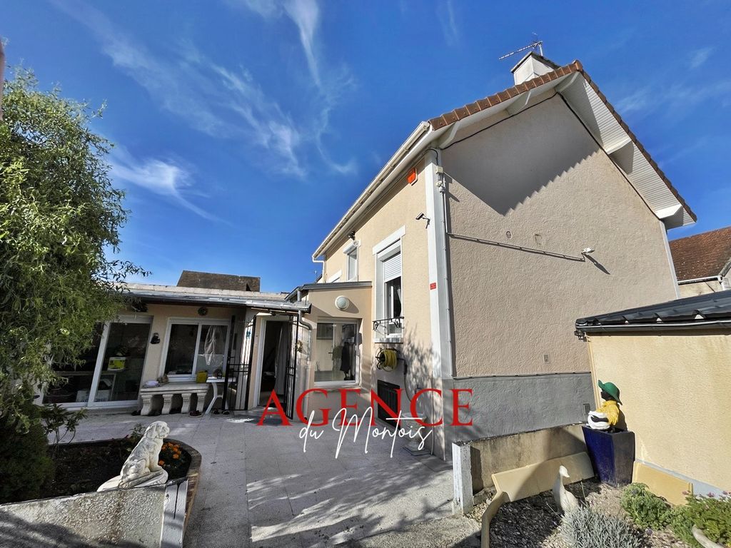 Achat maison à vendre 3 chambres 107 m² - Bray-sur-Seine