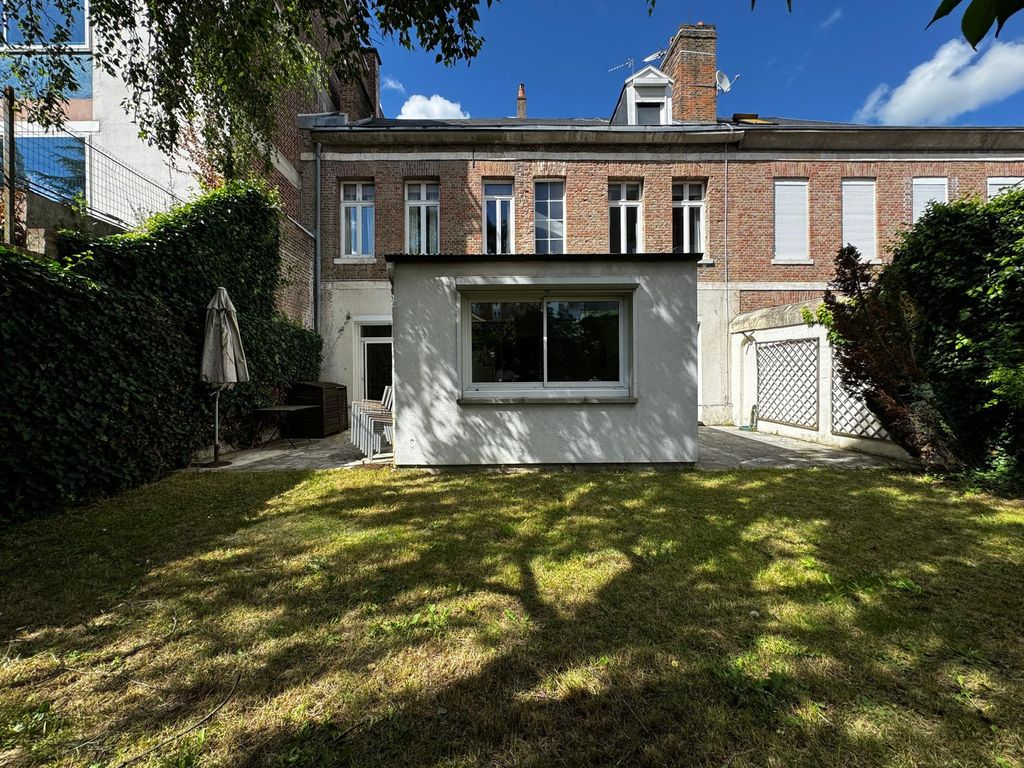 Achat maison à vendre 6 chambres 240 m² - Amiens