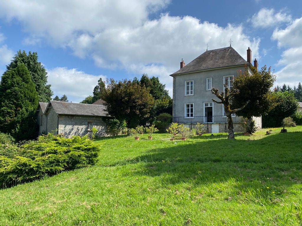 Achat maison à vendre 6 chambres 225 m² - Peyrat-le-Château