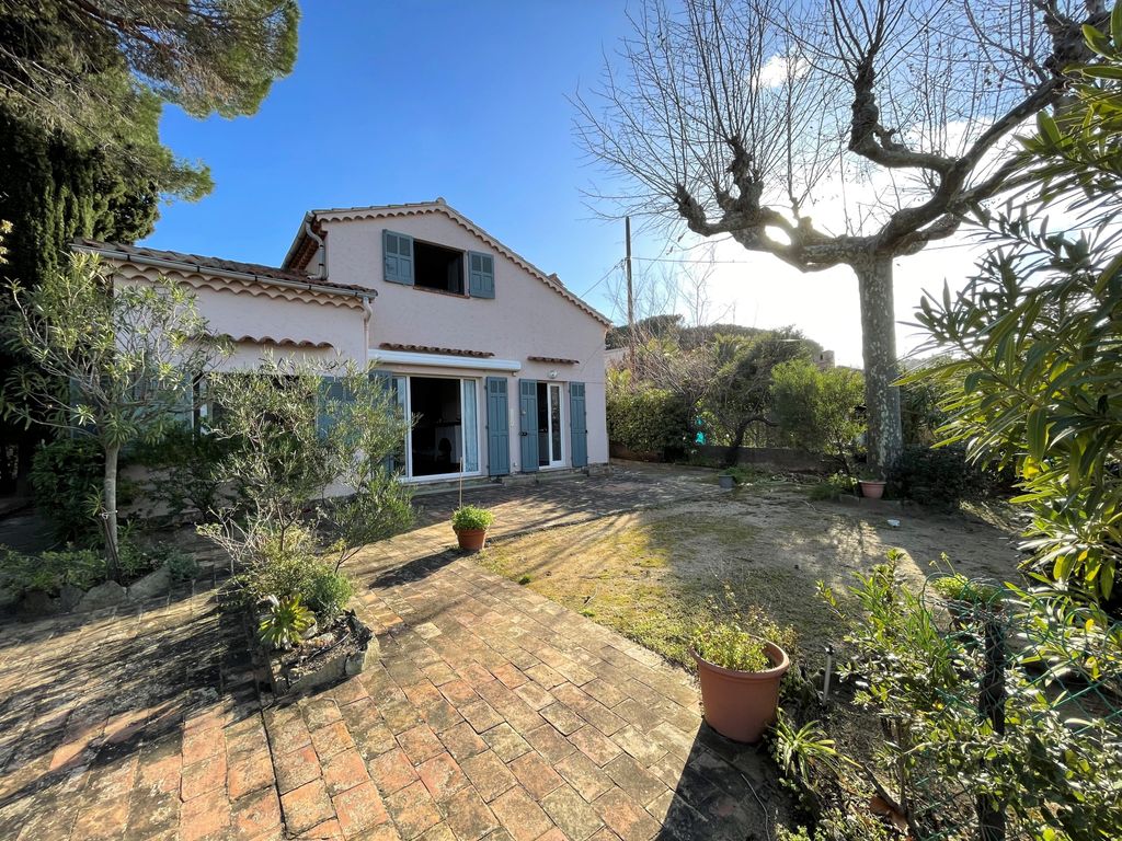 Achat maison à vendre 4 chambres 75 m² - Cavalaire-sur-Mer