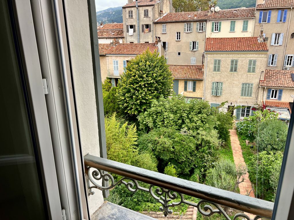 Achat appartement à vendre 3 pièces 73 m² - Toulon