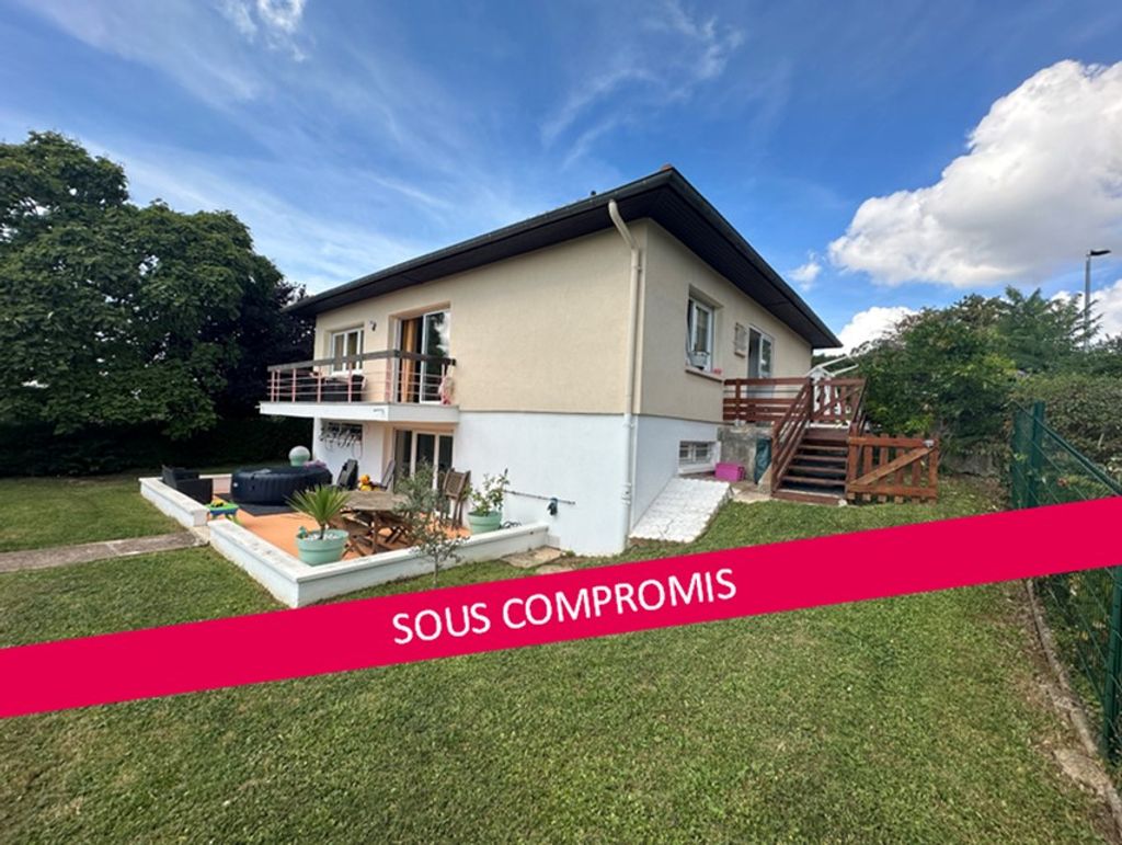 Achat maison à vendre 5 chambres 150 m² - Pouilly