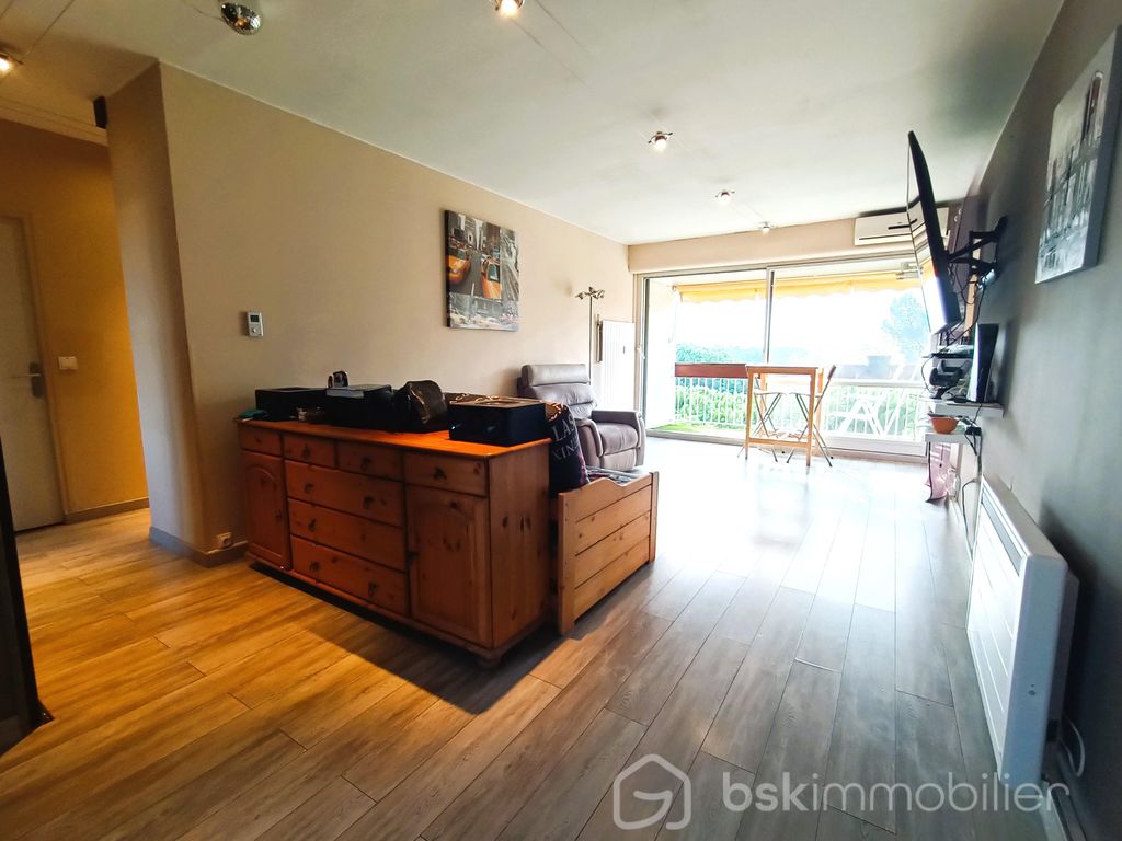 Achat appartement à vendre 4 pièces 76 m² - Fréjus