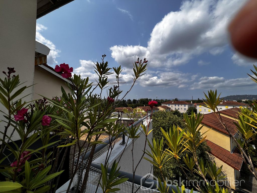 Achat appartement à vendre 4 pièces 139 m² - Rillieux-la-Pape