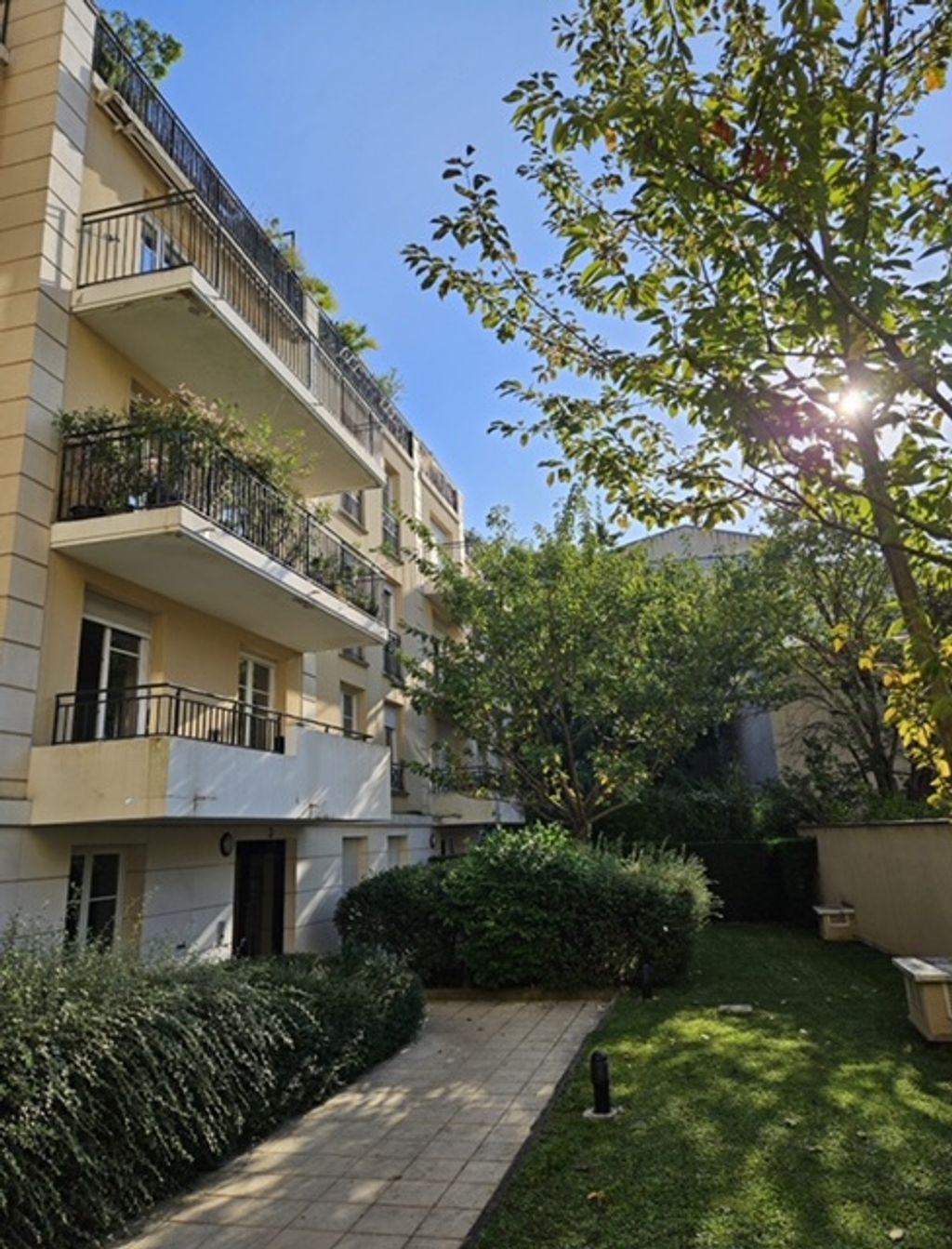 Achat appartement à vendre 3 pièces 64 m² - Puteaux