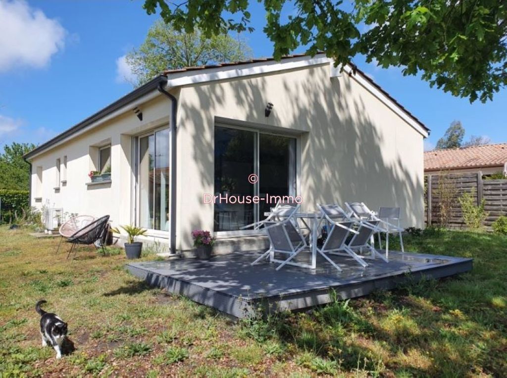 Achat maison à vendre 3 chambres 89 m² - Castelnau-de-Médoc