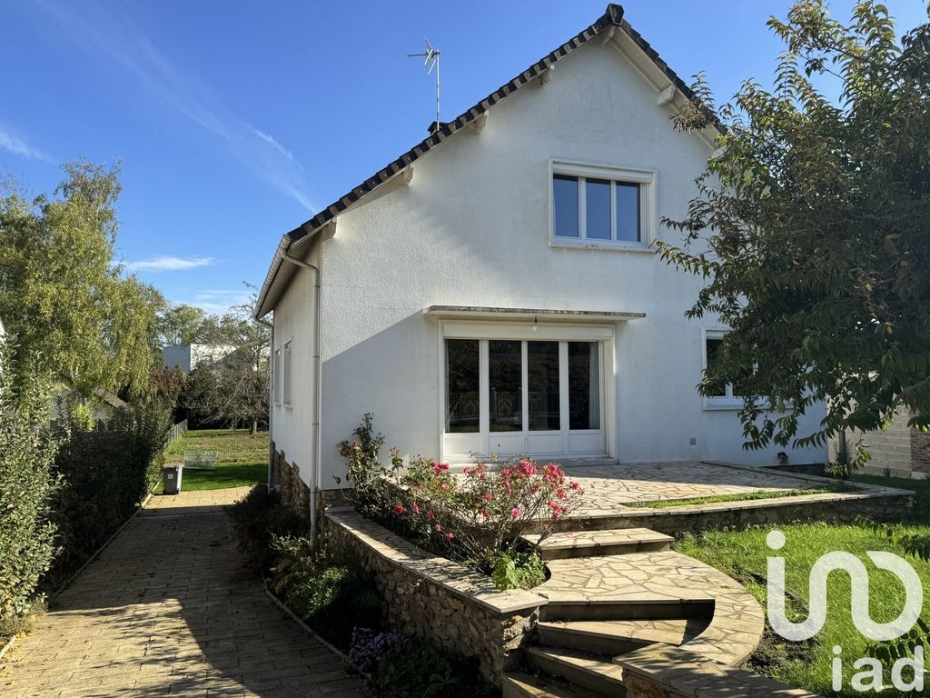 Achat maison à vendre 5 chambres 145 m² - Saint-Fargeau-Ponthierry