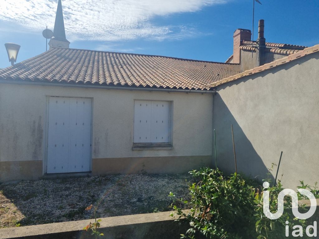 Achat maison à vendre 2 chambres 53 m² - Yzernay