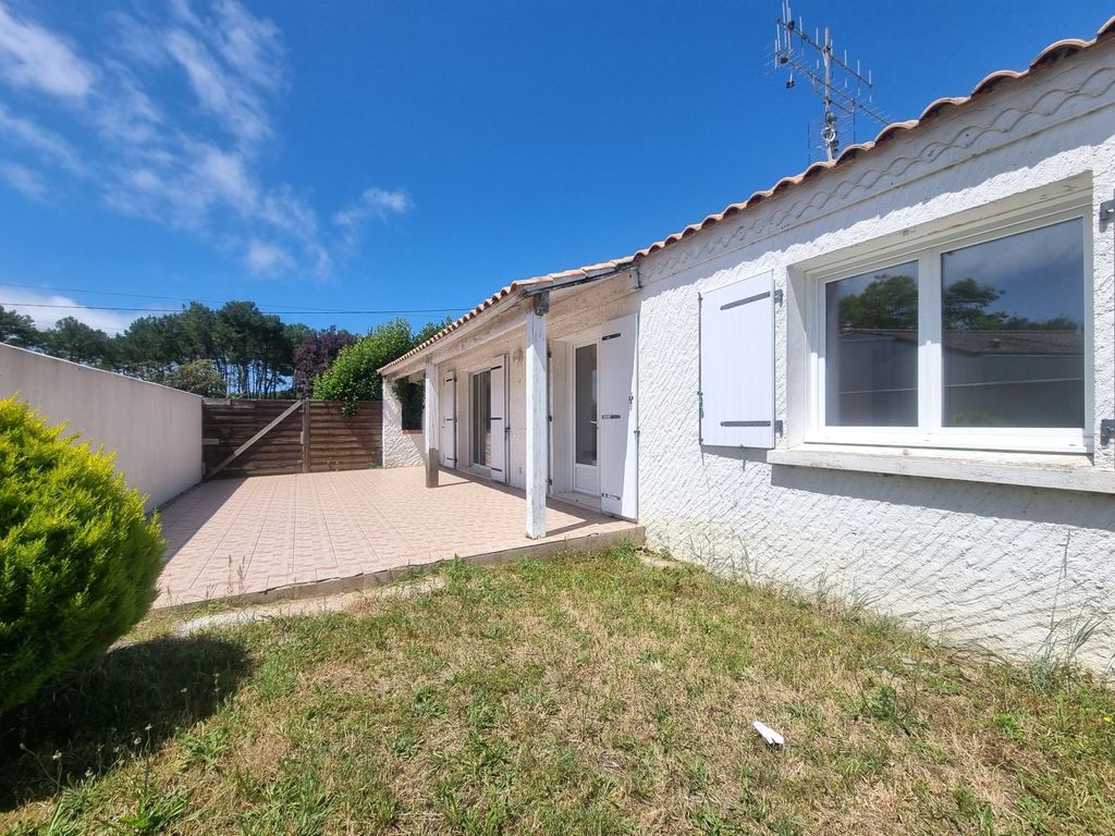 Achat maison à vendre 3 chambres 96 m² - Saint-Hilaire-de-Riez