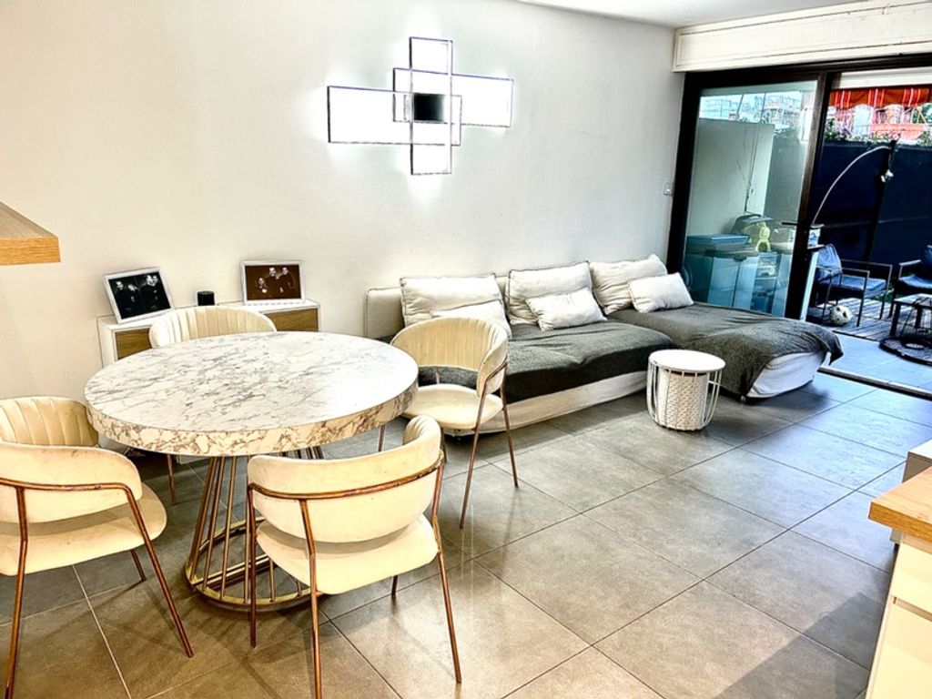 Achat appartement à vendre 4 pièces 67 m² - Antibes