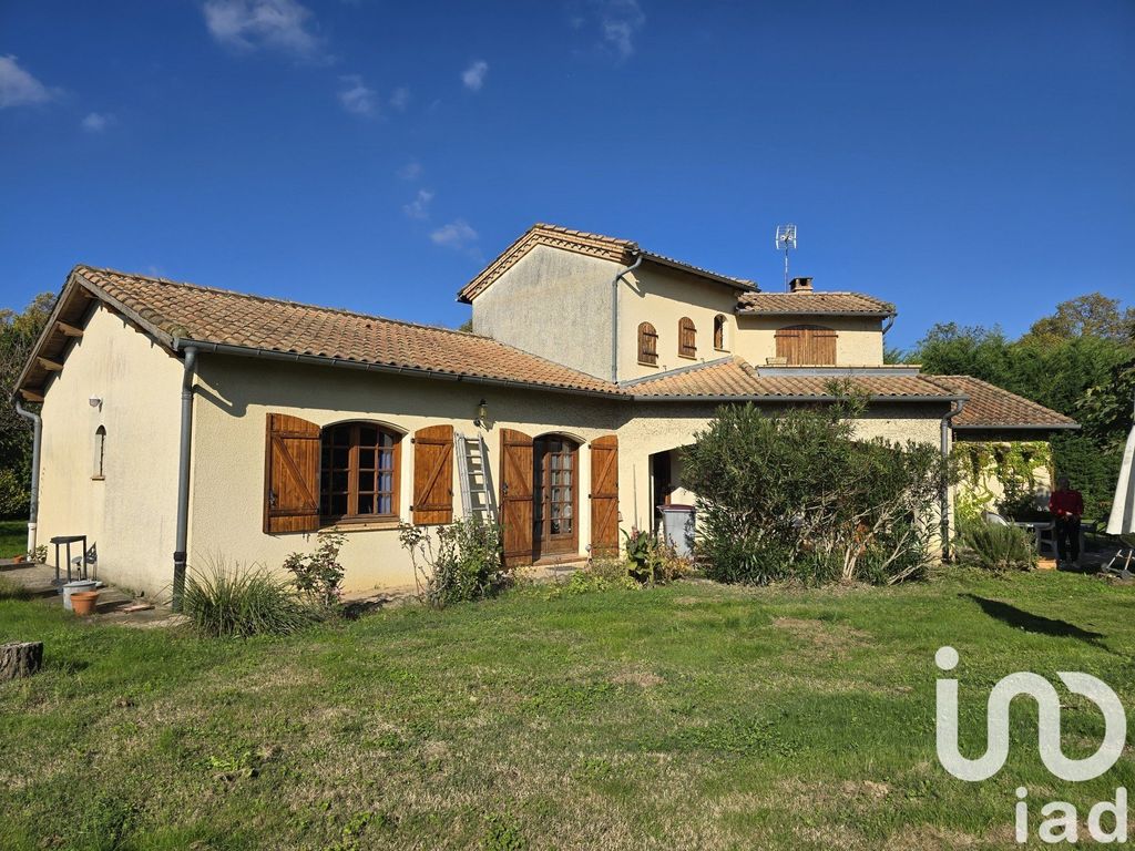 Achat maison à vendre 5 chambres 147 m² - Castelsarrasin