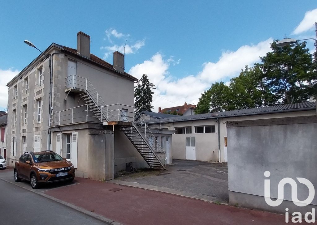 Achat maison à vendre 6 chambres 243 m² - Montmorillon