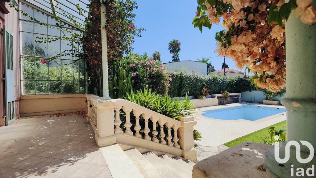 Achat maison à vendre 5 chambres 250 m² - Hyères