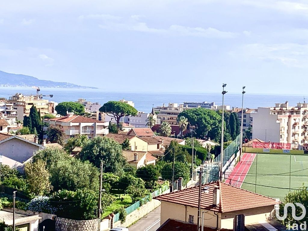 Achat appartement à vendre 4 pièces 71 m² - Roquebrune-Cap-Martin