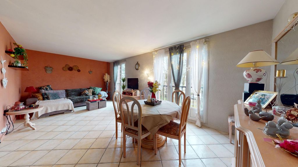 Achat appartement à vendre 5 pièces 84 m² - Brie-Comte-Robert