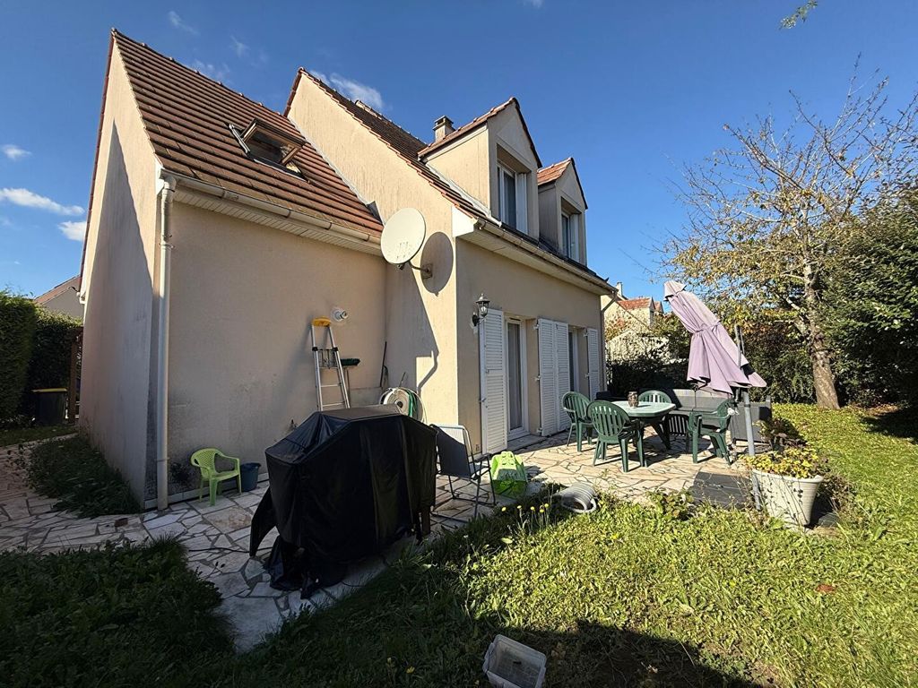 Achat maison à vendre 4 chambres 100 m² - Savigny-le-Temple