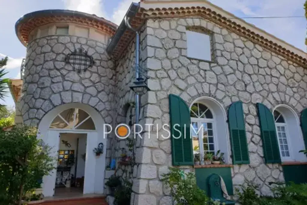 Achat maison à vendre 3 chambres 150 m² - Cagnes-sur-Mer