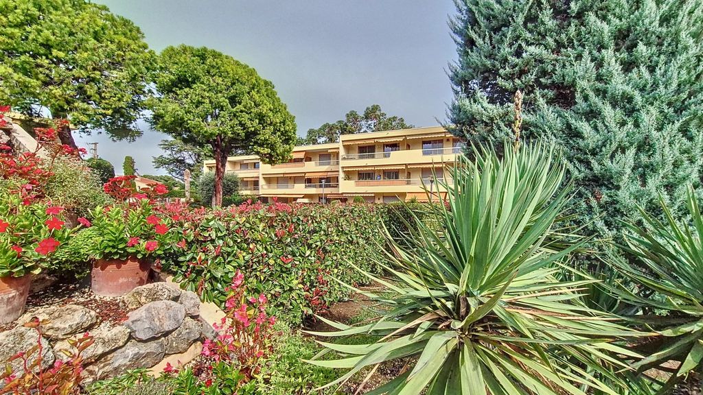 Achat appartement à vendre 2 pièces 47 m² - Antibes